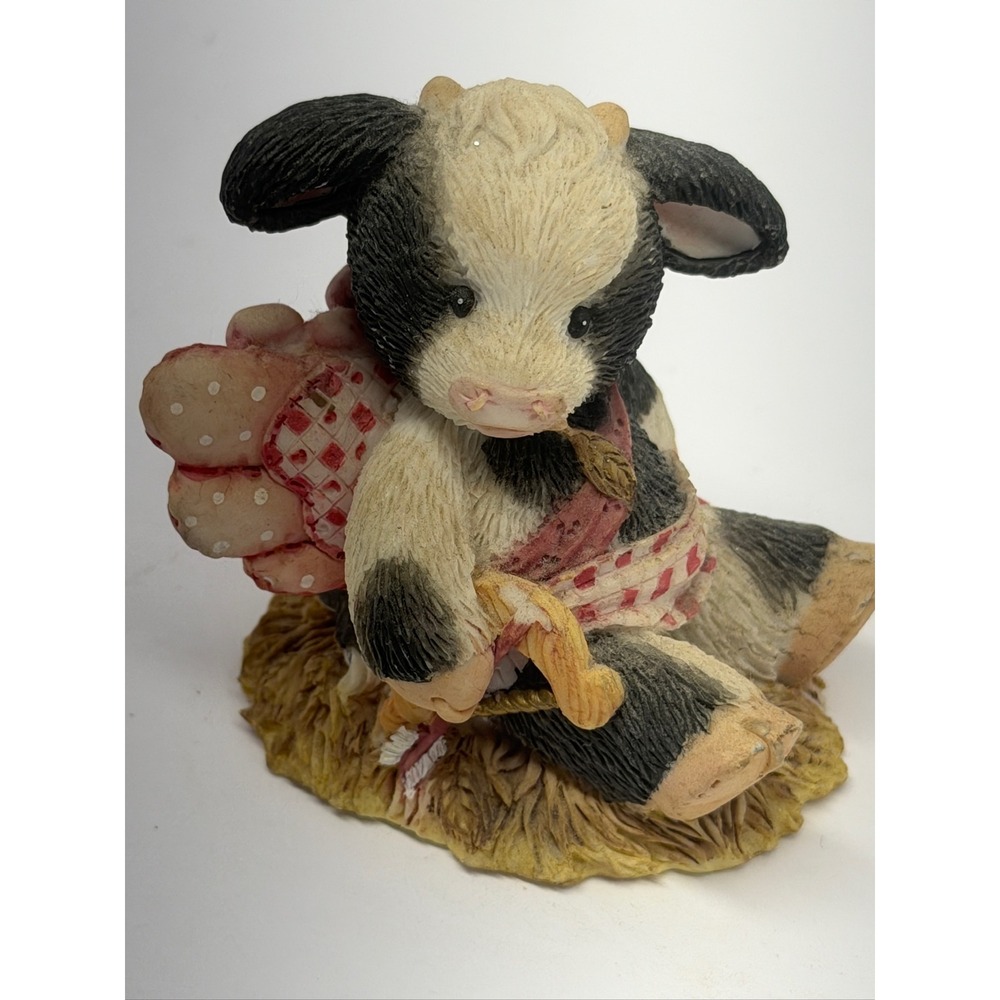 Mary's Moo Moos Cow Figurine "Hay! I Love You." 1995 Enesco Designed by Mary Rhy
